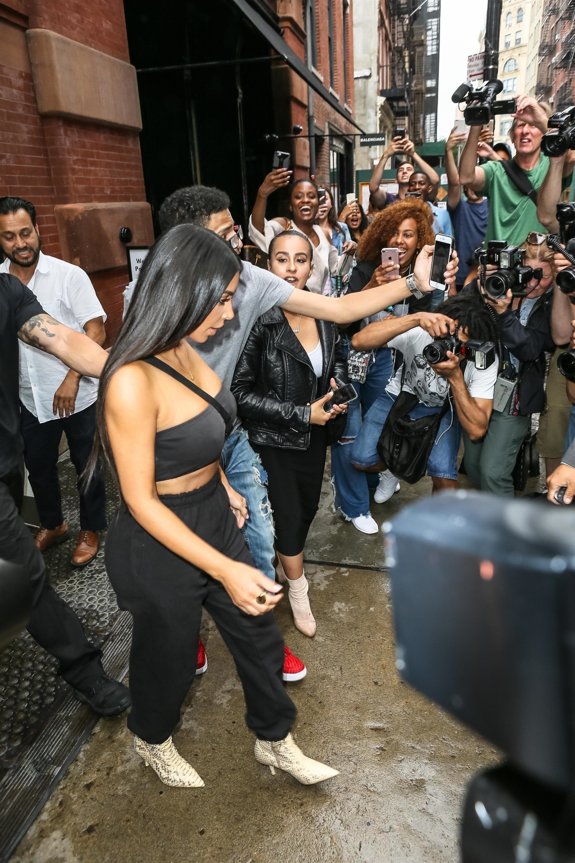 Access_Kardashian_004.jpg