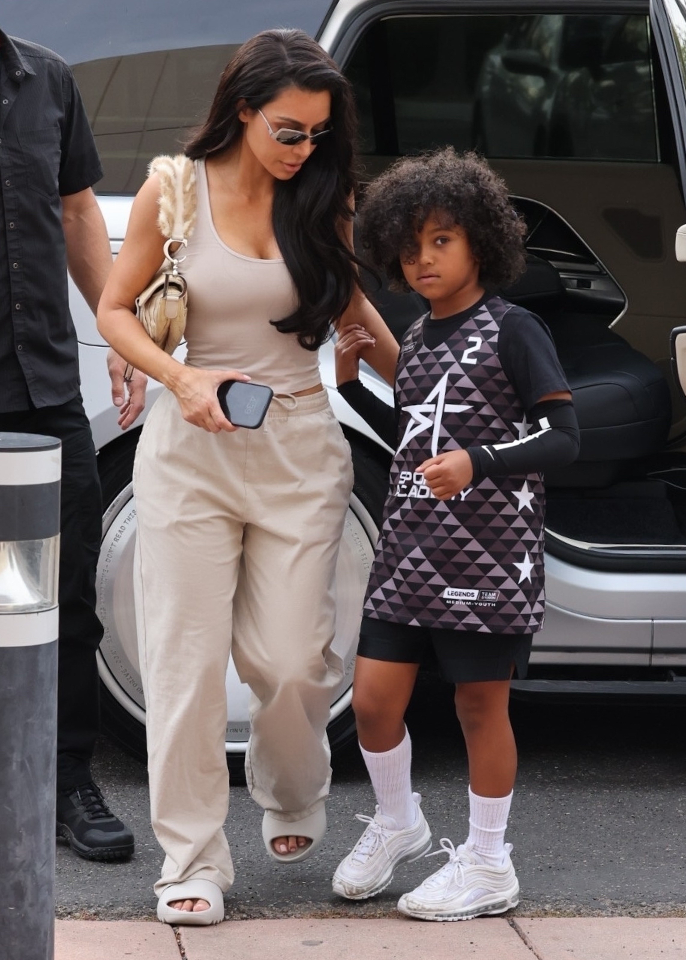 Access_Kardashian_02.jpg