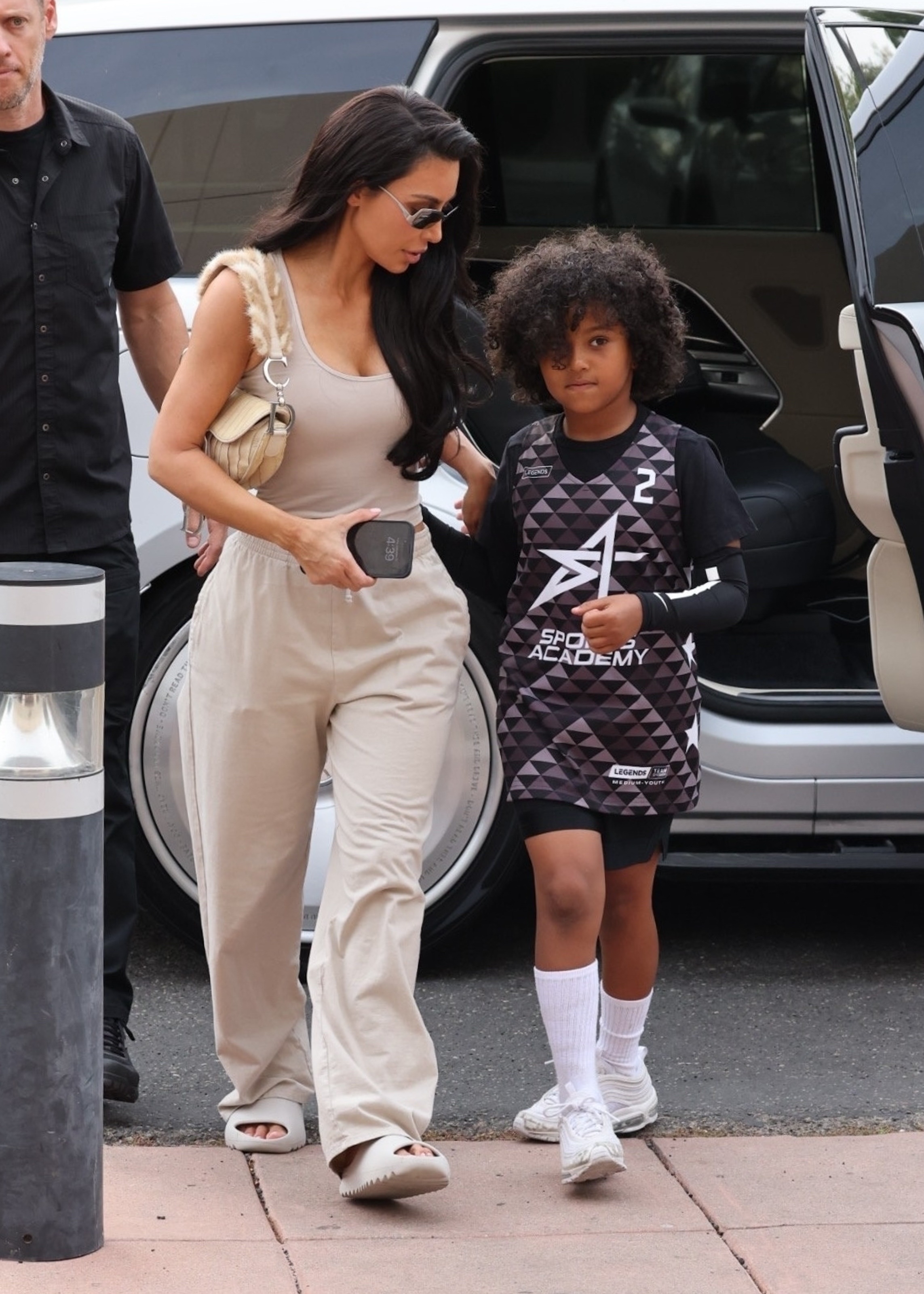 Access_Kardashian_03.jpg