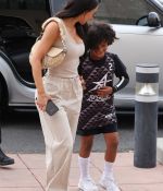Access_Kardashian_017.jpg