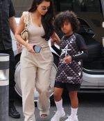 Access_Kardashian_02.jpg