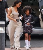 Access_Kardashian_03.jpg
