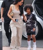 Access_Kardashian_046.jpg