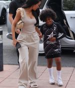 Access_Kardashian_050.jpg
