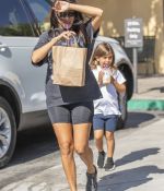 Access_Kardashian_07.jpg