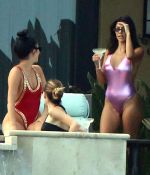 Access_Kardashian_04.jpg