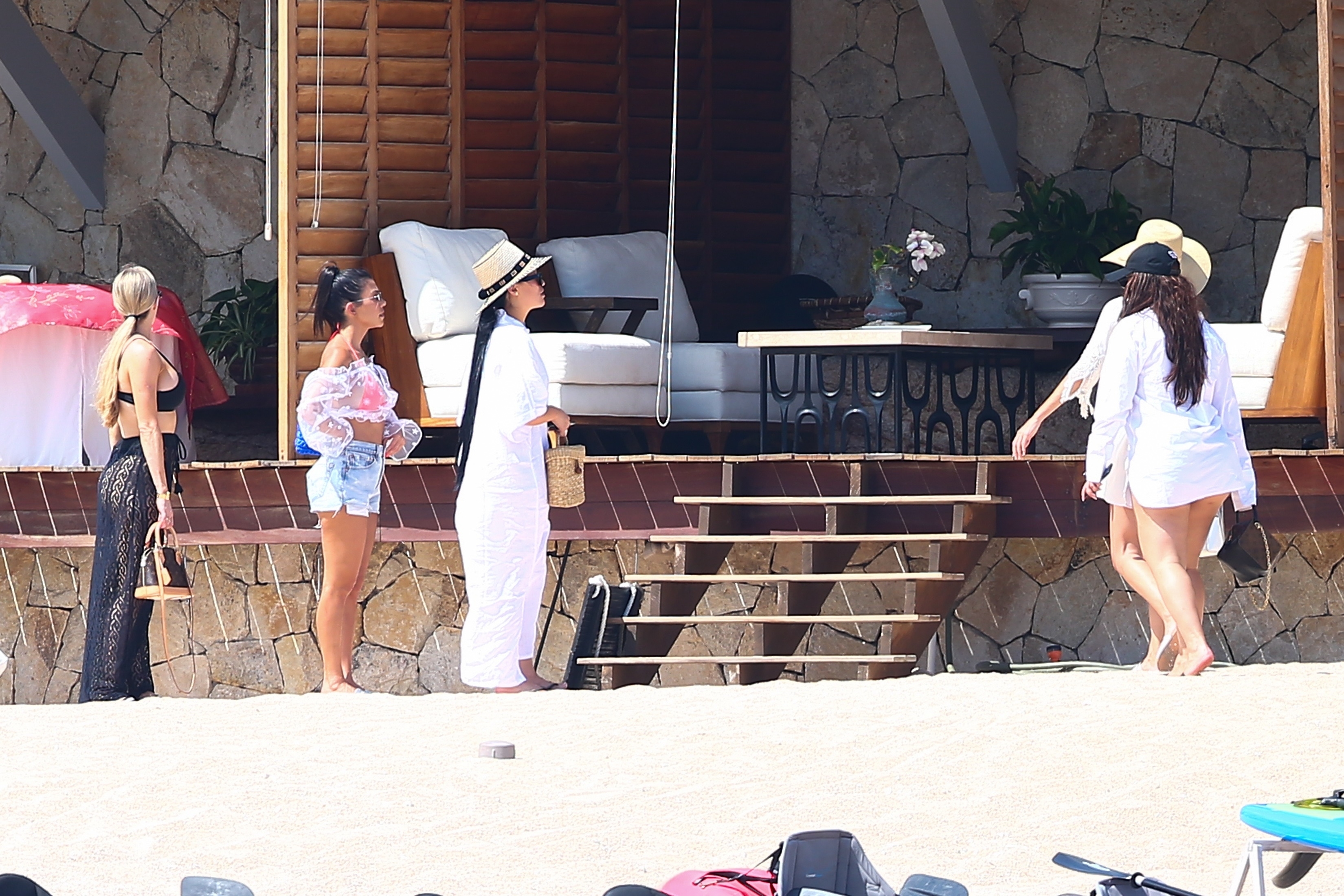 Access_Kardashian_08.jpg