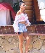 Access_Kardashian_01.jpg