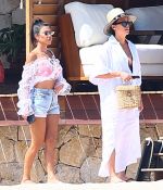 Access_Kardashian_02.jpg
