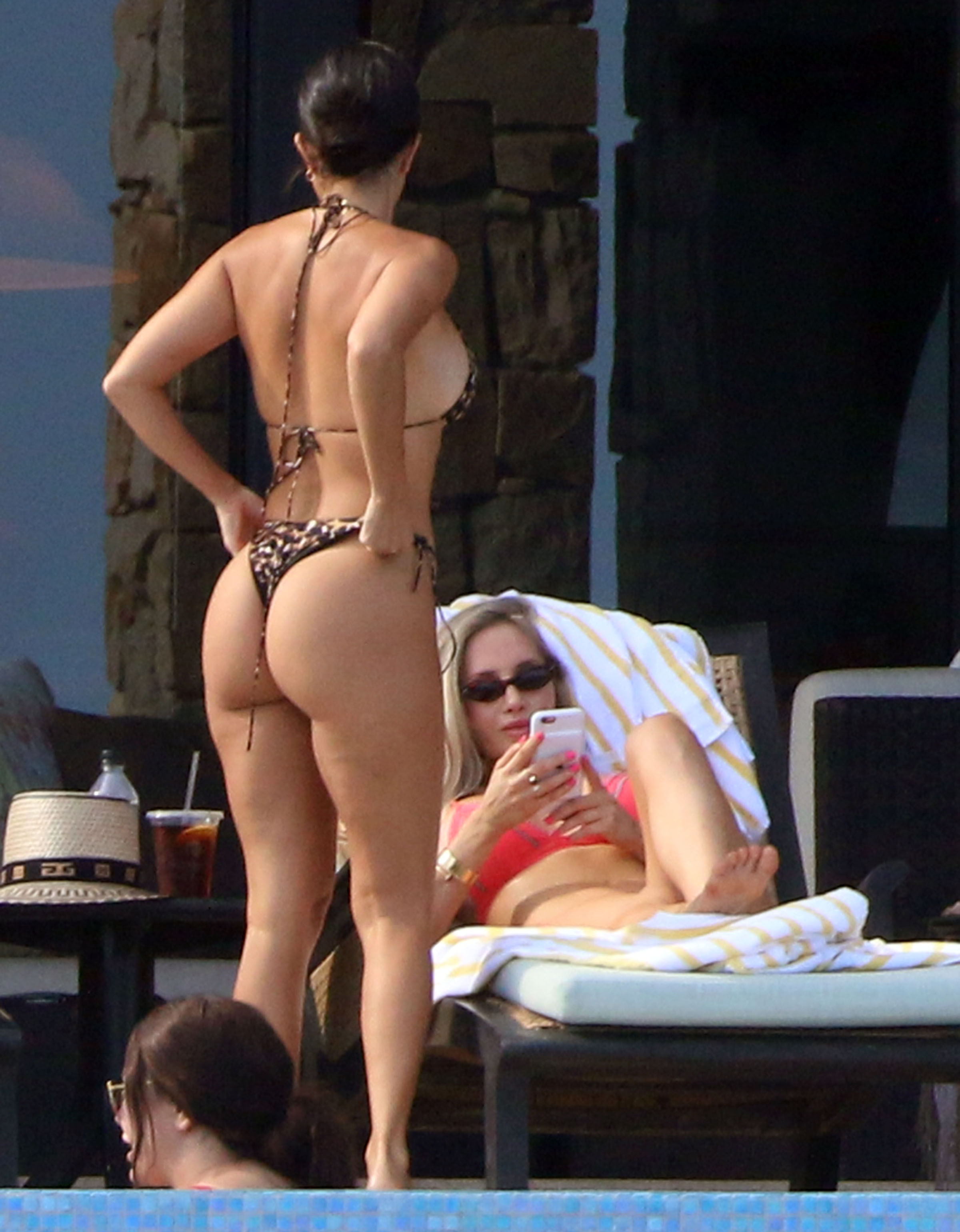 Access_Kardashian_03.jpg