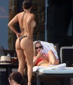 Access_Kardashian_03.jpg