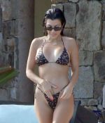 Access_Kardashian_07.jpg