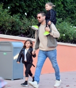Access_Kardashian_007.jpg