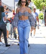 Access_Kardashian_03.jpg