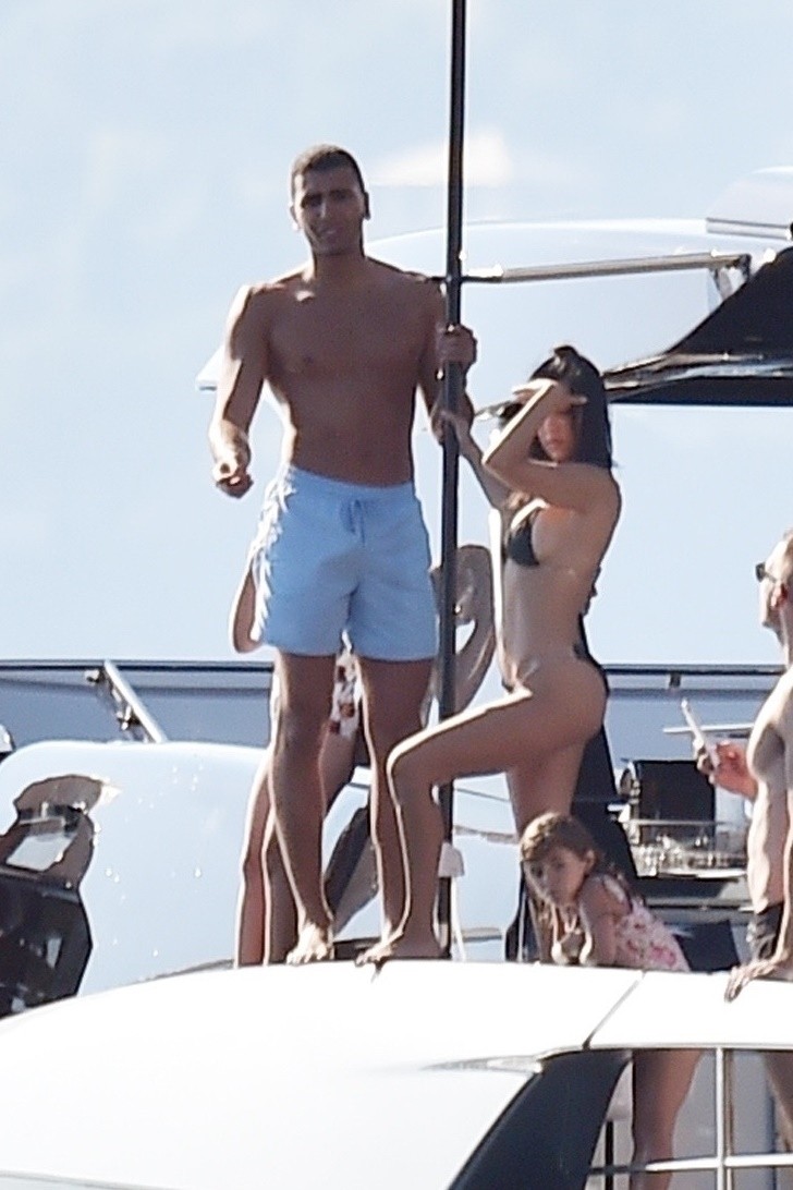 Access_Kardashian_01.jpg