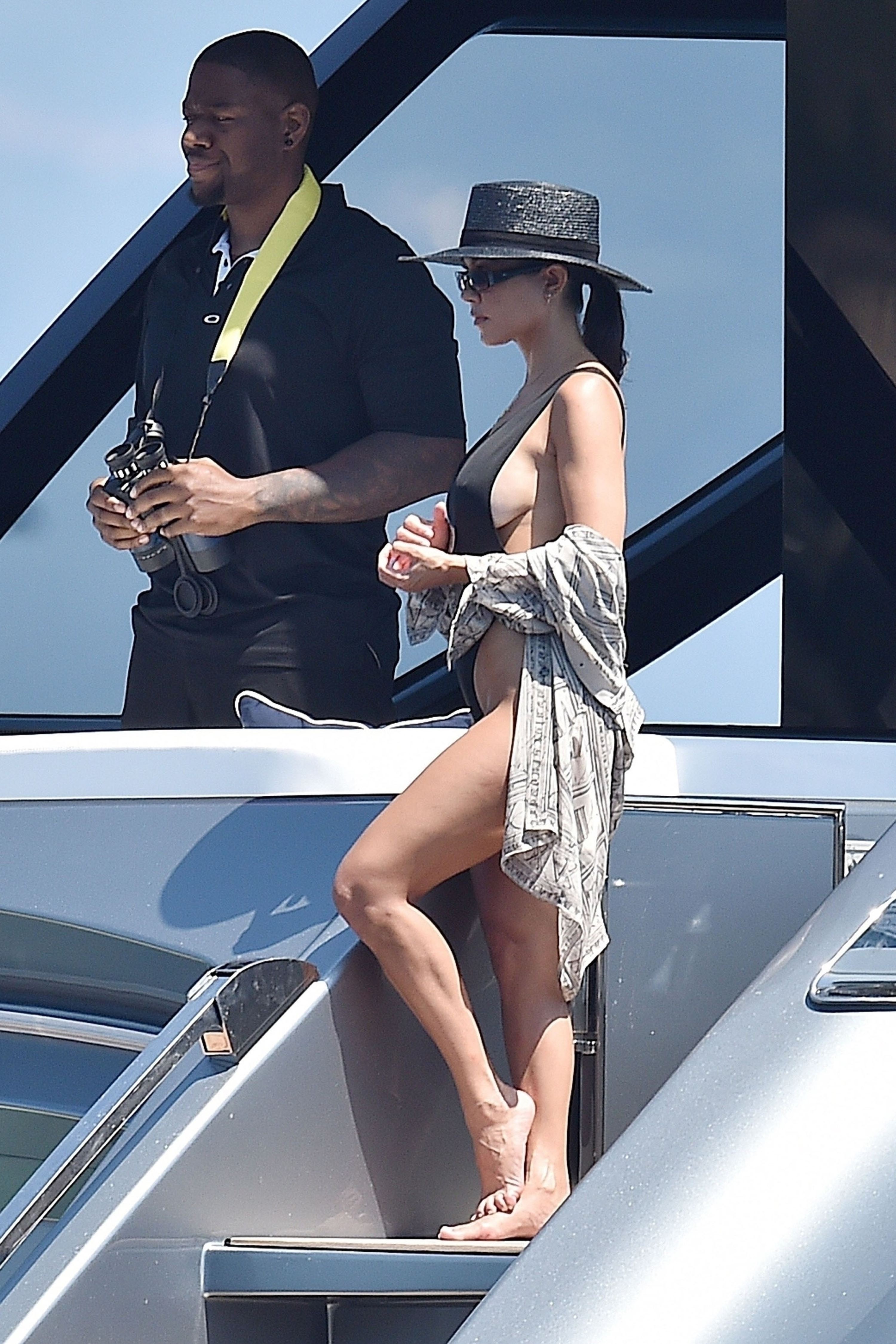 Access_Kardashian_05.jpg