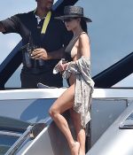 Access_Kardashian_01.jpg