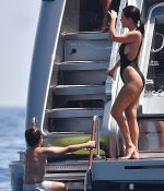 Access_Kardashian_07.jpg