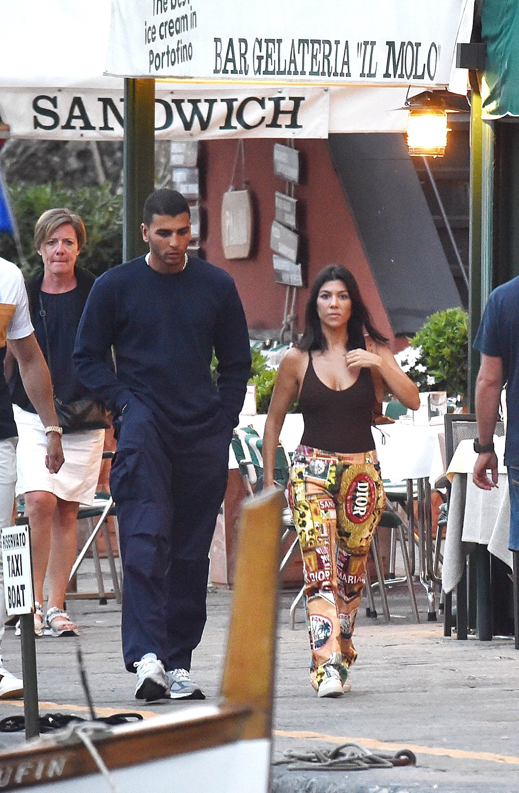 Access_Kardashian_03.jpg