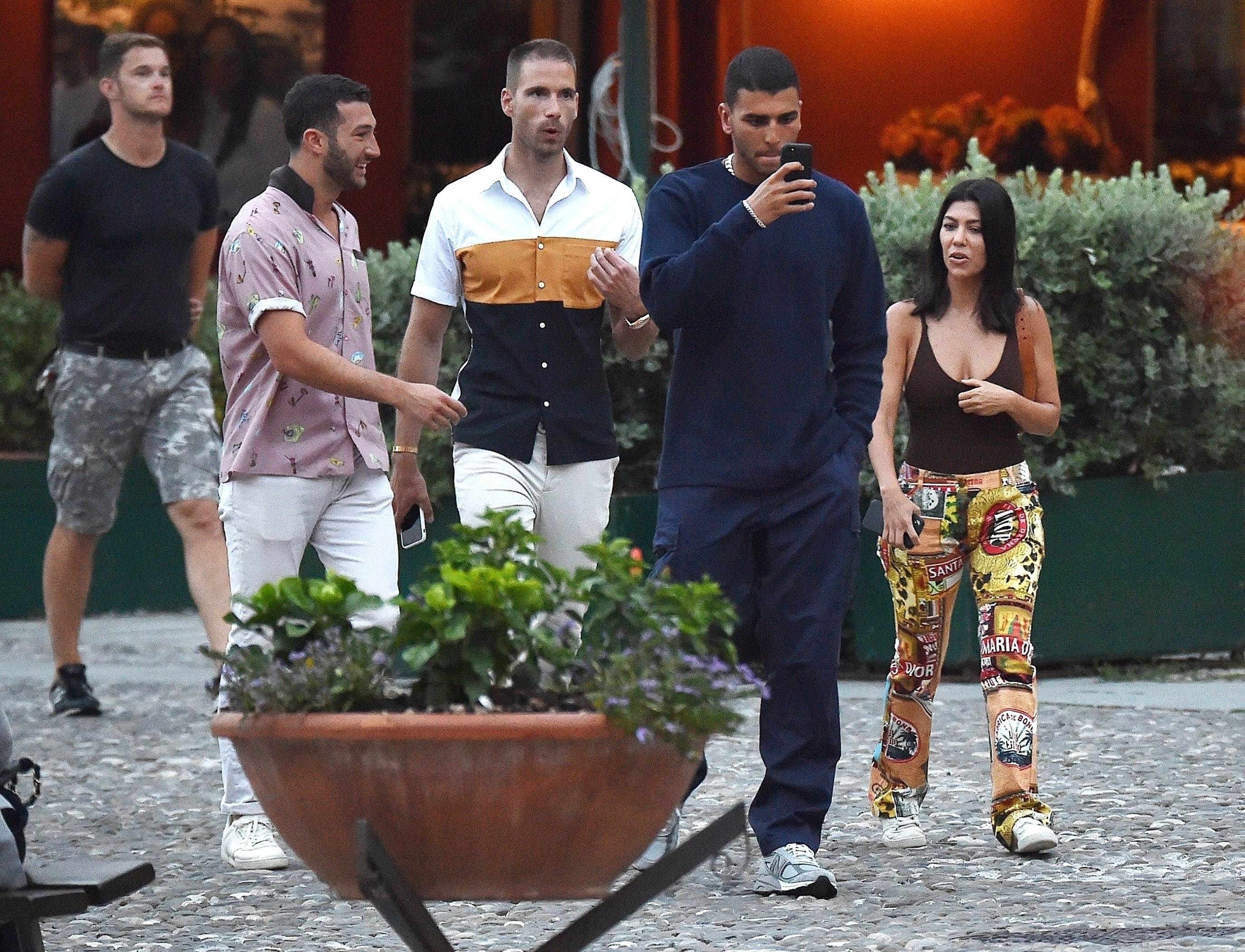 Access_Kardashian_07.jpg