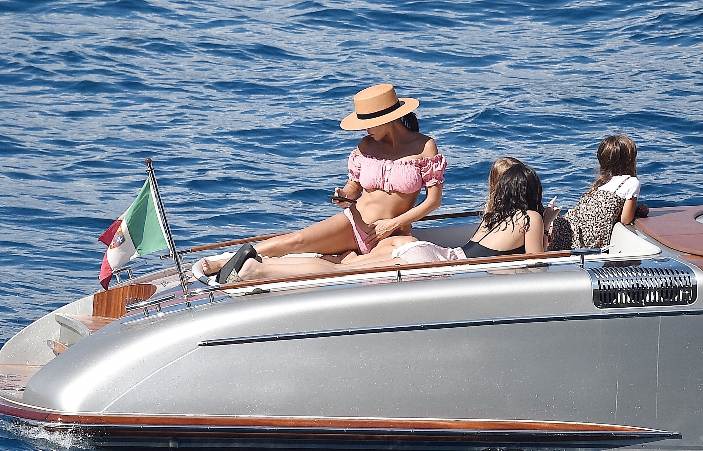 Access_Kardashian_04.jpg
