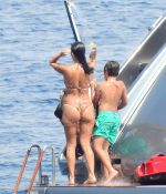 Access_Kardashian_01.jpg