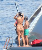Access_Kardashian_08.jpg