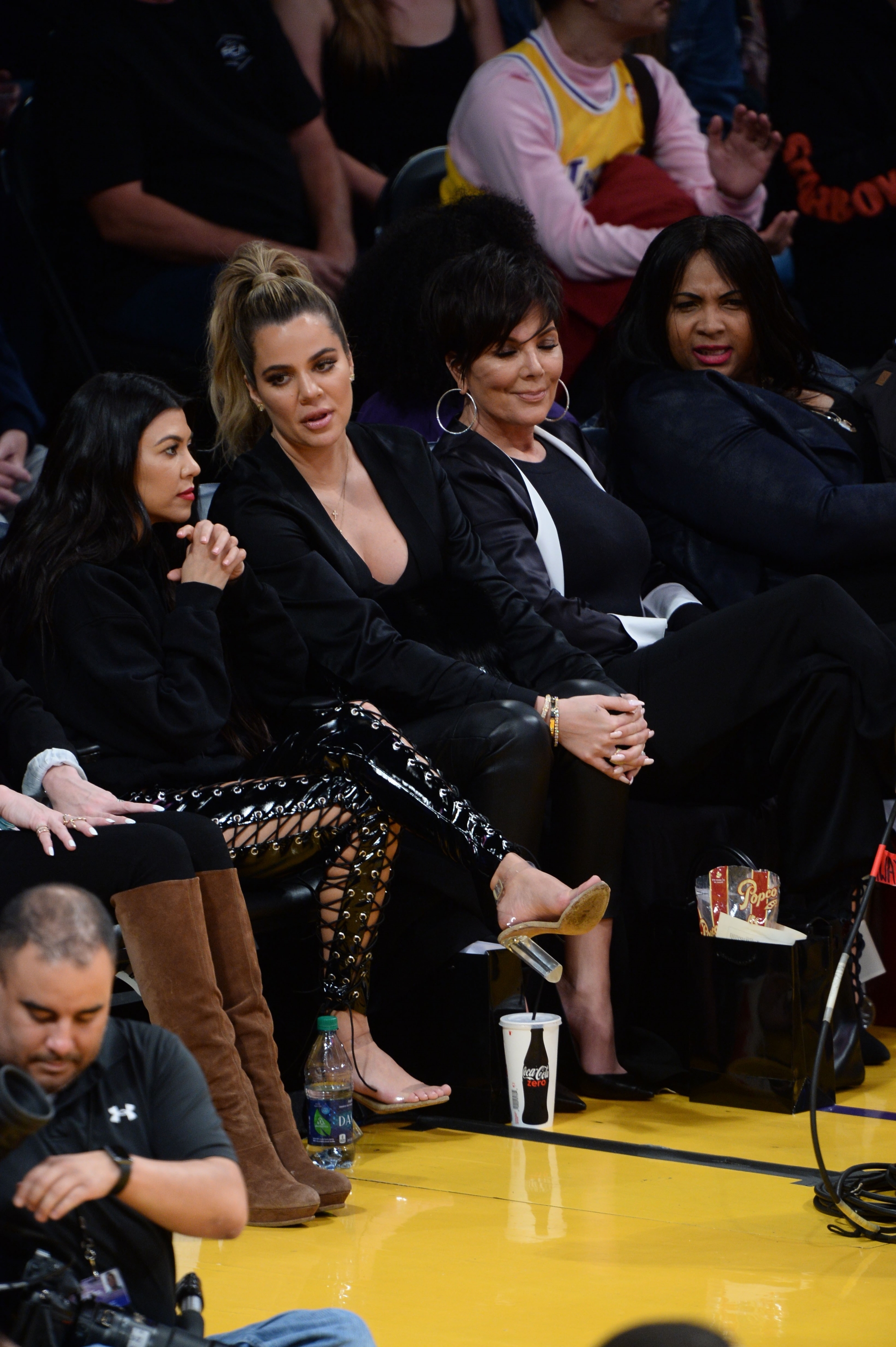 Access_Kardashian_001.jpg