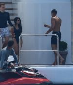 Access_Kardashian_09.jpg