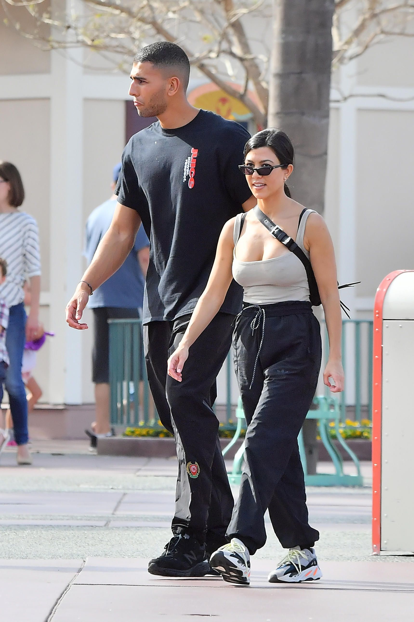 Access_Kardashian_02.jpg