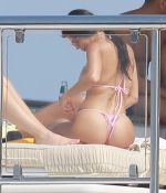 Access_Kardashian_01.jpeg