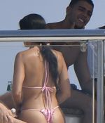 Access_Kardashian_02.jpg