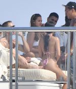 Access_Kardashian_08.jpg