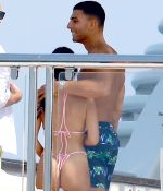Access_Kardashian_09.jpg