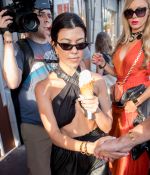 Access_Kardashian_07.jpg