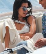 Access_Kardashian_03.jpg