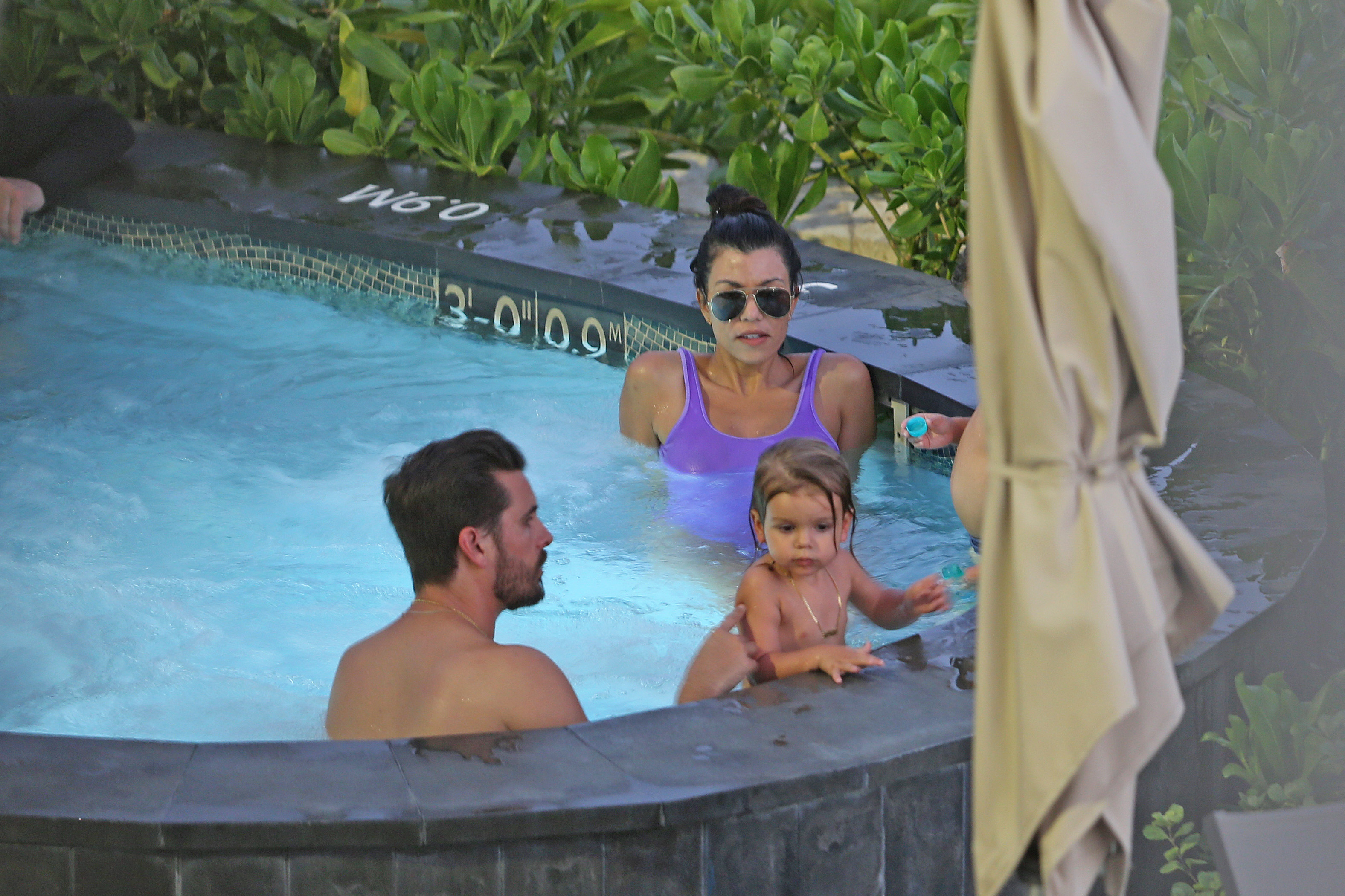 Access_Kardashian_07.jpg