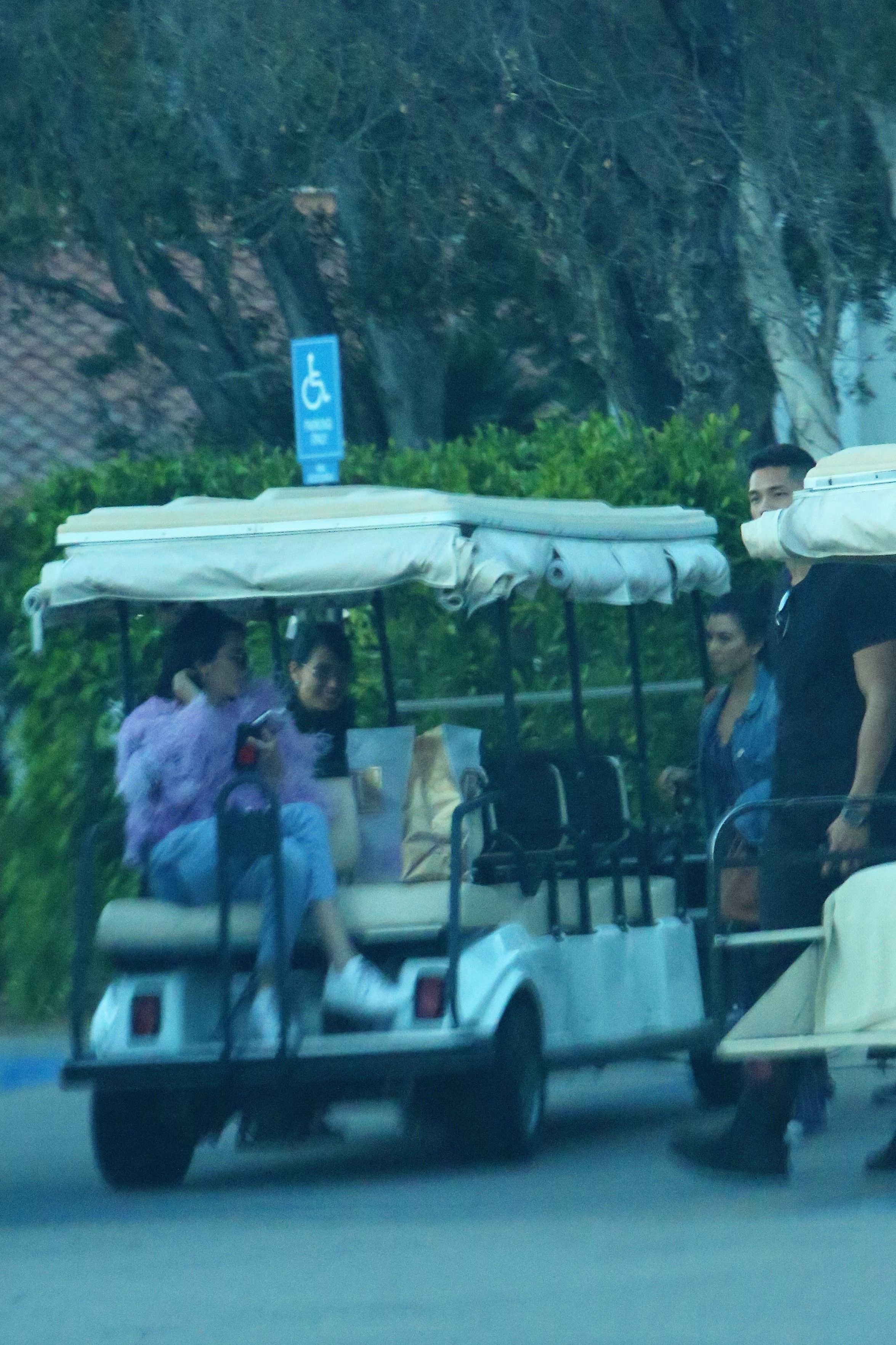 Access_Kardashian_05.jpeg
