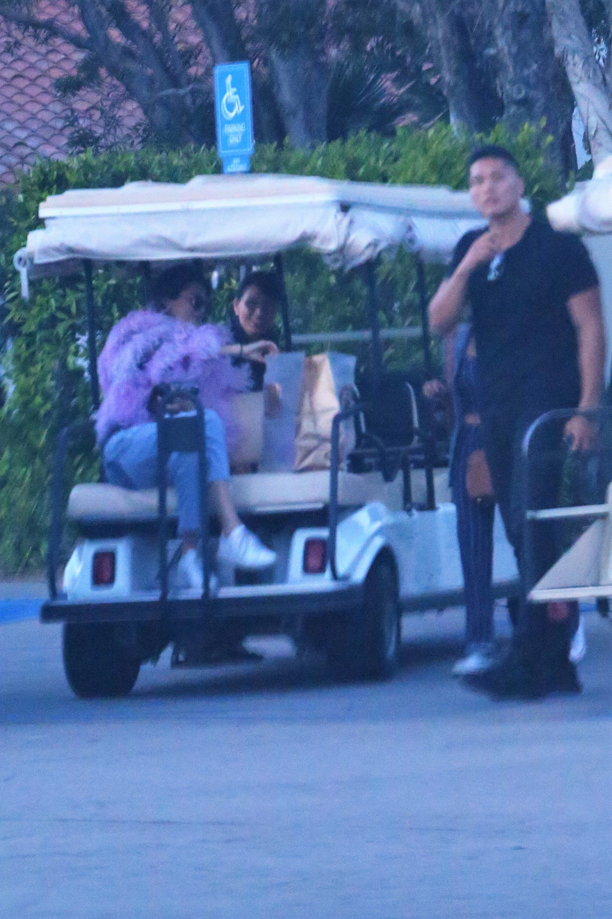 Access_Kardashian_07.jpeg
