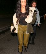 Access_Kardashian_05.jpg