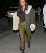 Access_Kardashian_08.jpg