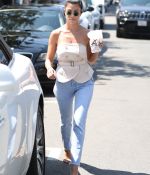 Access_Kardashian_08.jpg