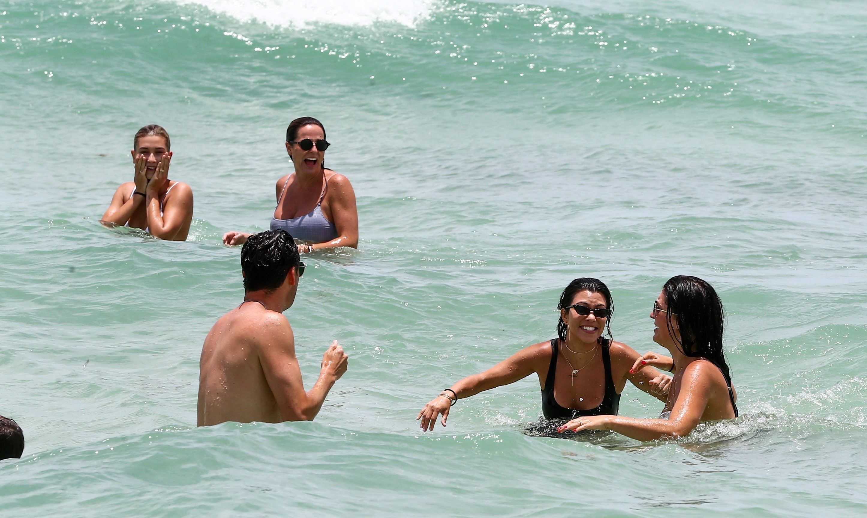 Access_Kardashian_03.jpg