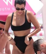 Access_Kardashian_08.jpg