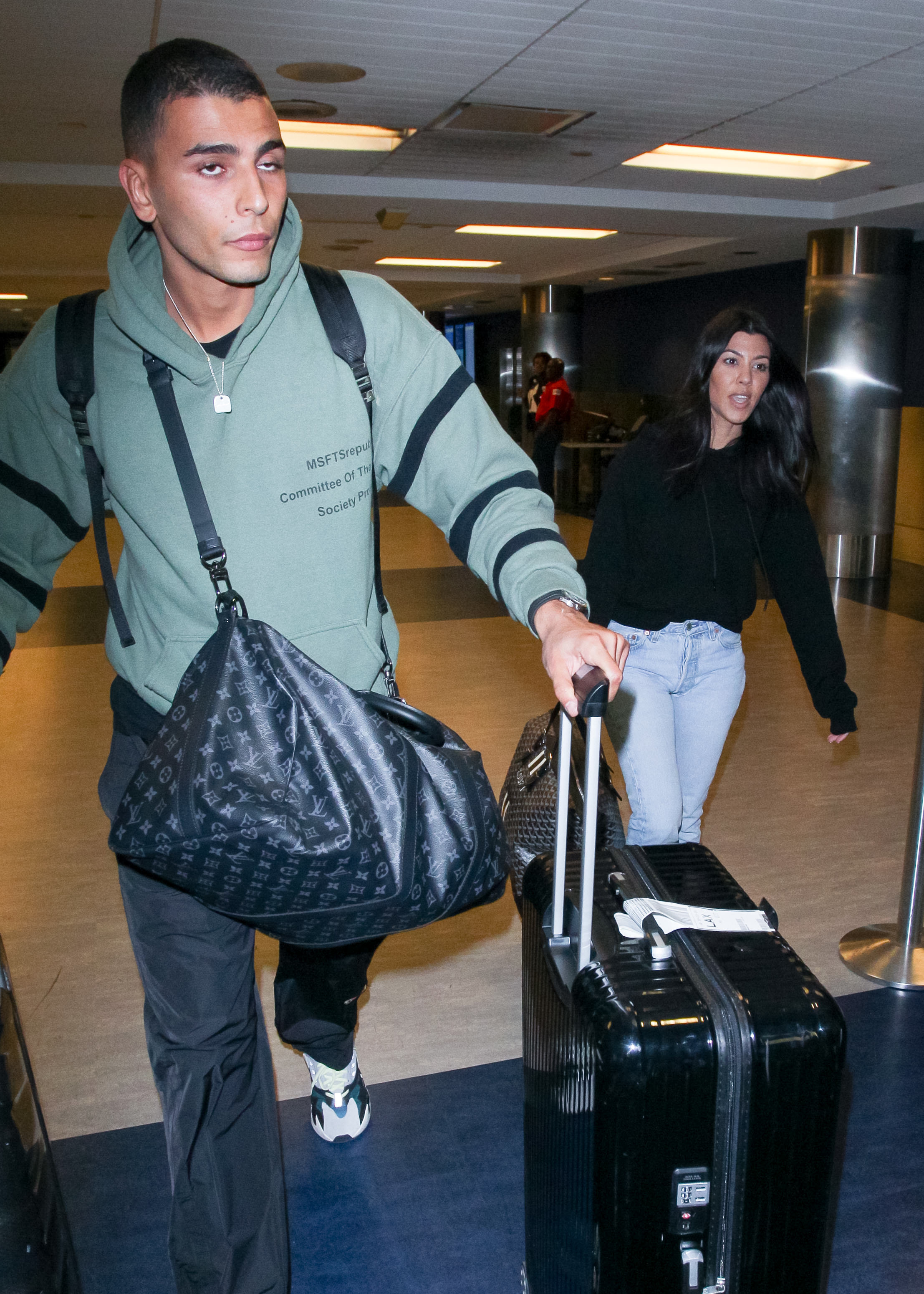 Access_Kardashian_02.jpg