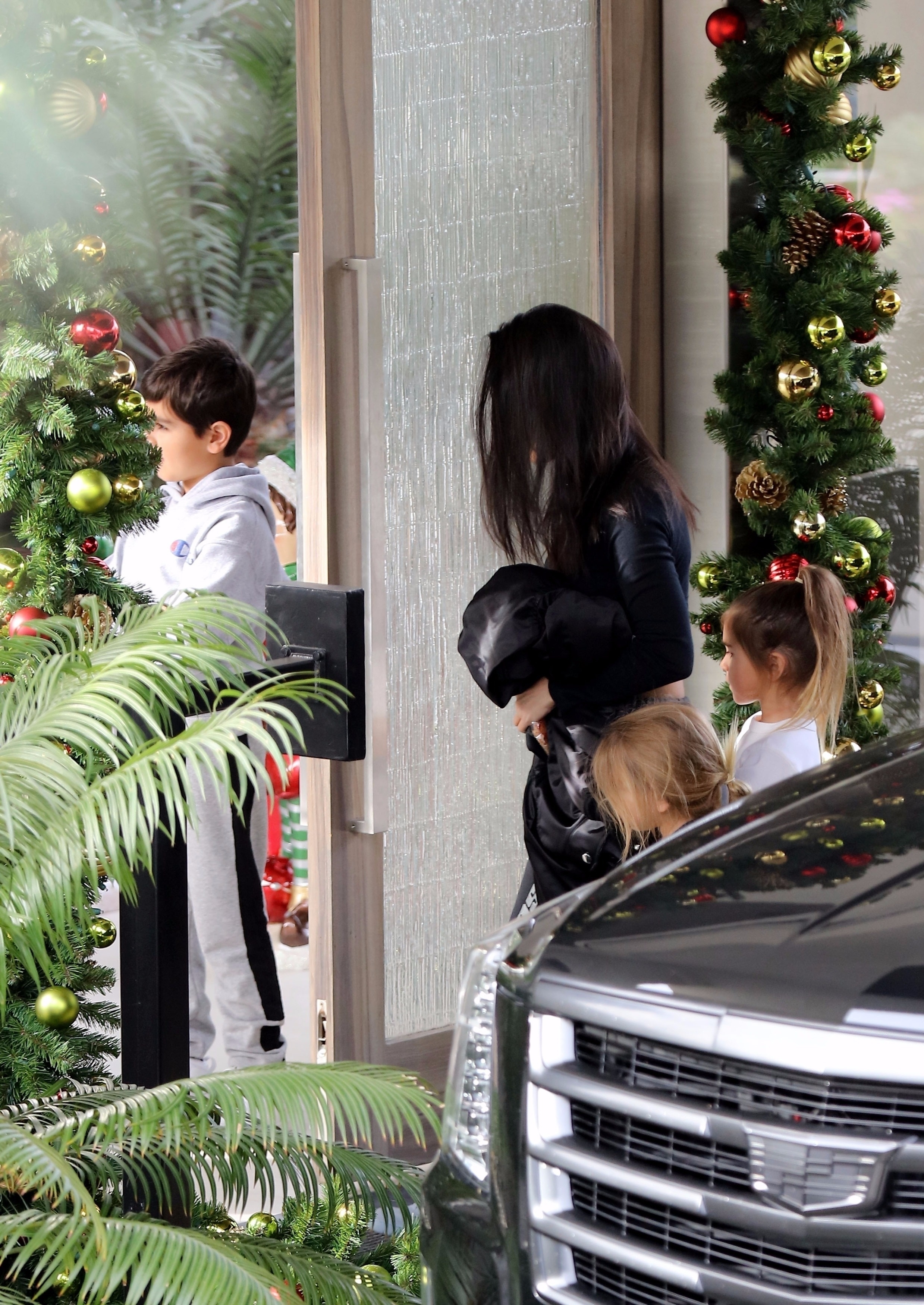Access_Kardashian_03.jpg