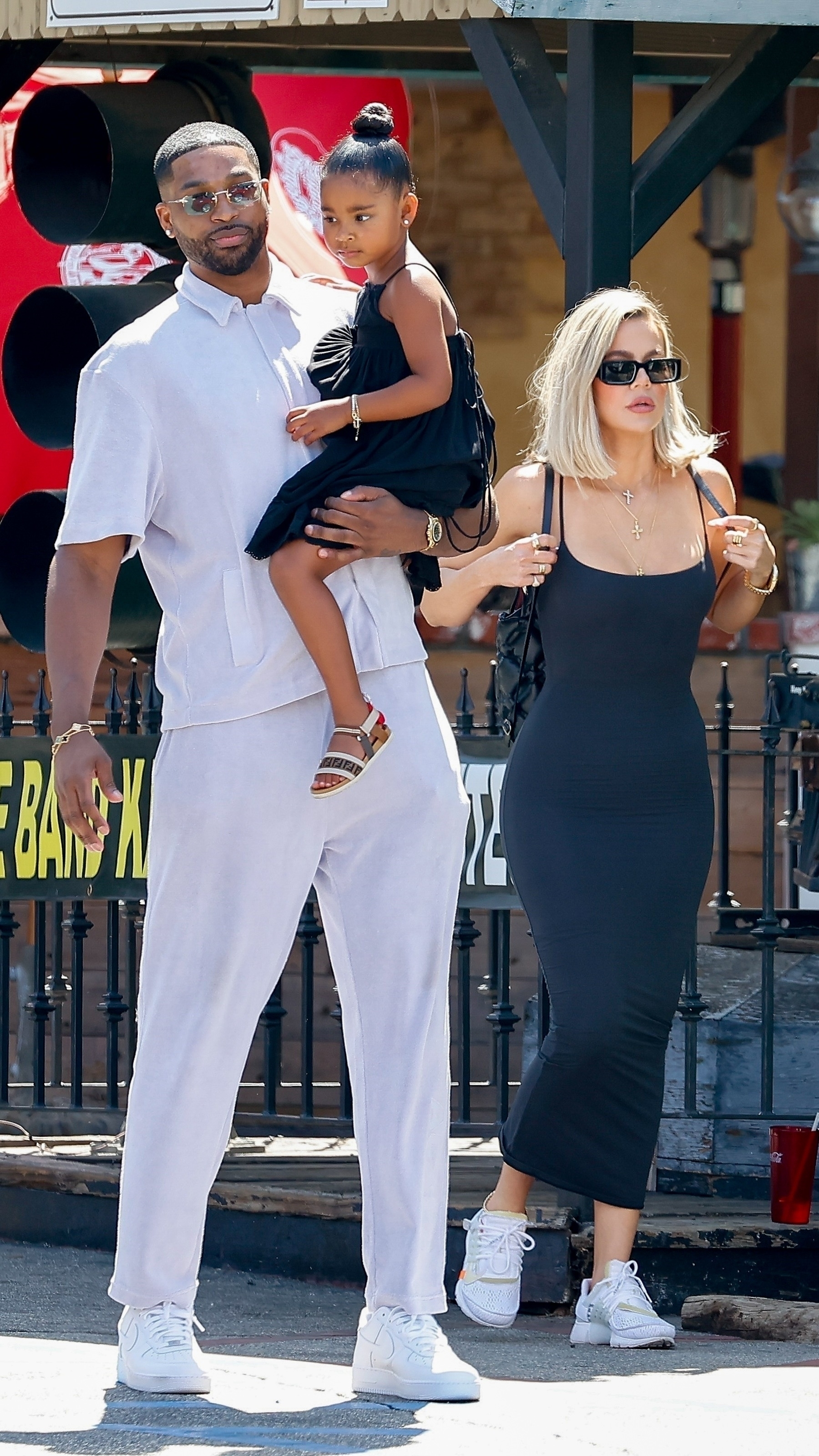 Access_Kardashian_02.jpg