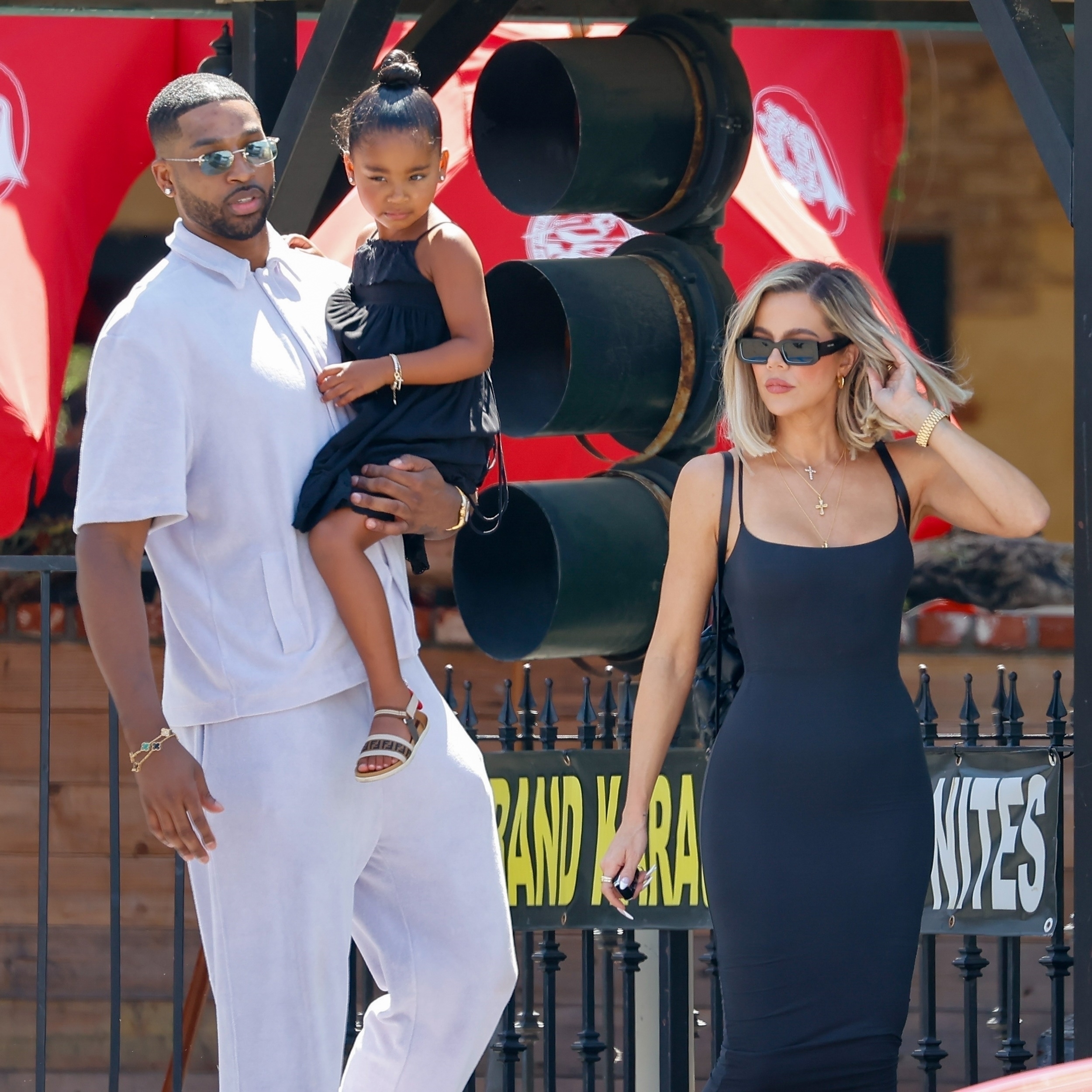 Access_Kardashian_04.jpg