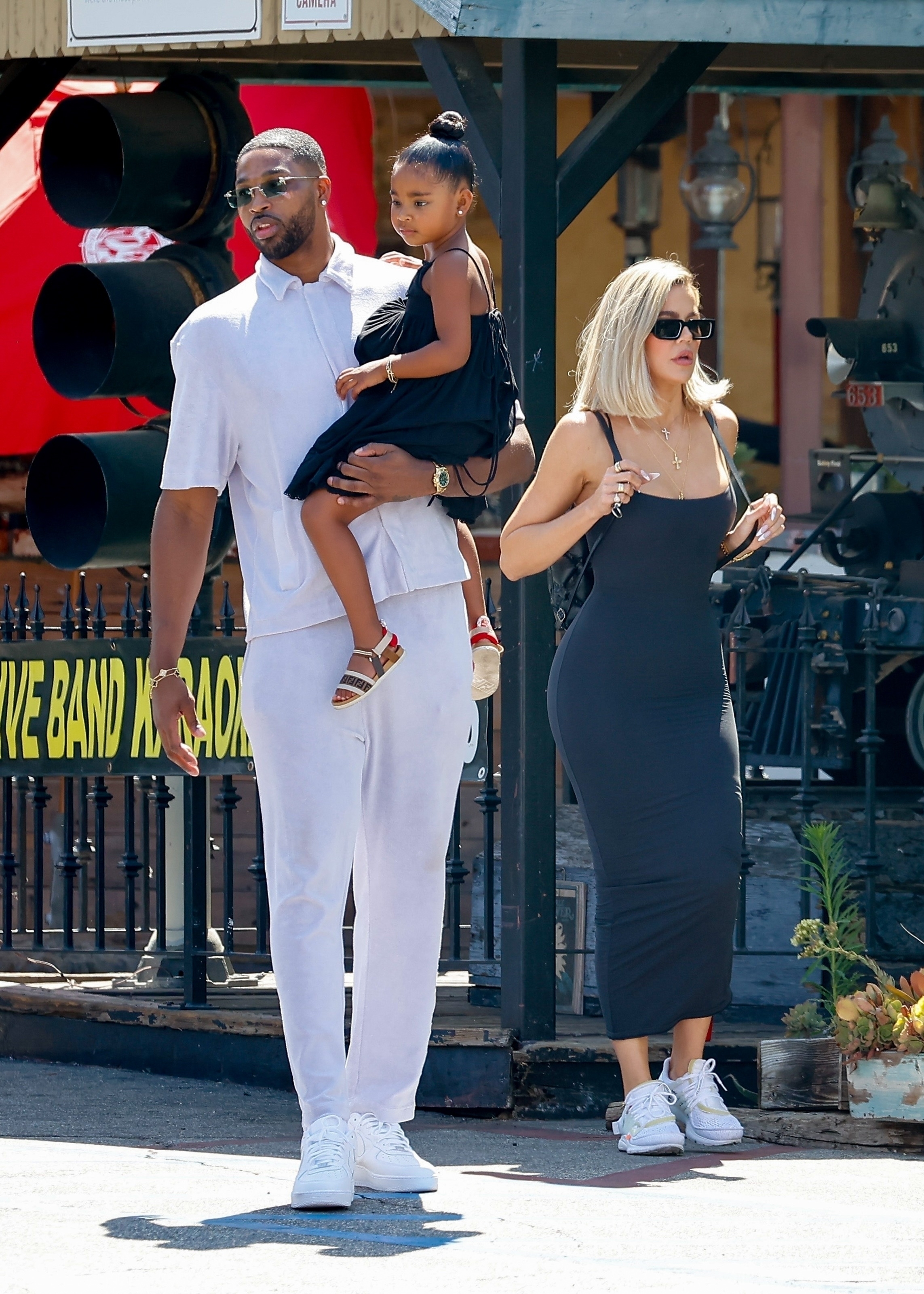 Access_Kardashian_08.jpg