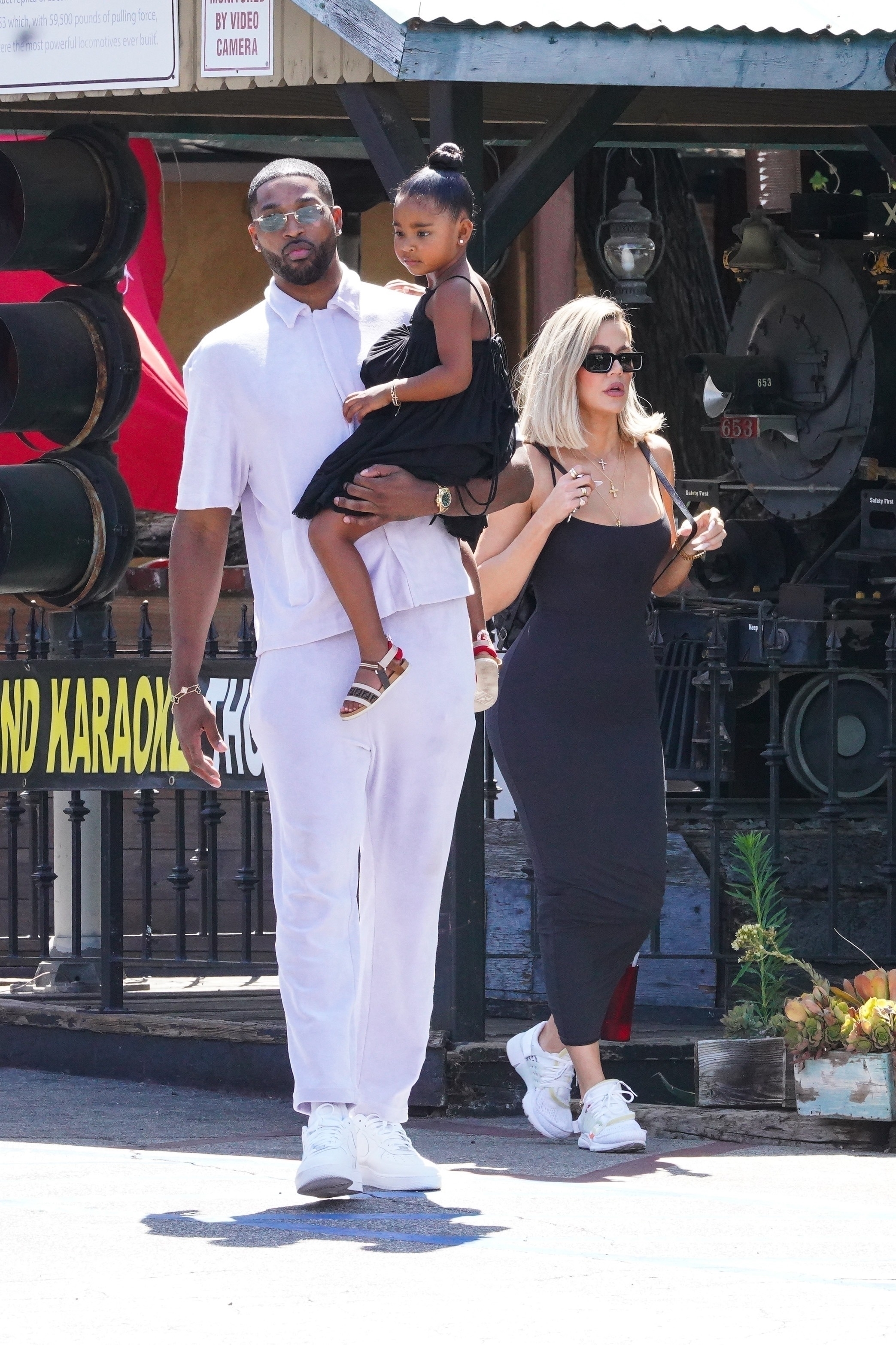 Access_Kardashian_080.jpg